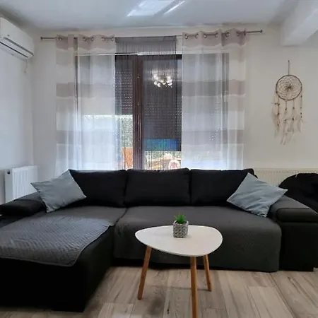 Apartel Sofmarie Нэводари
